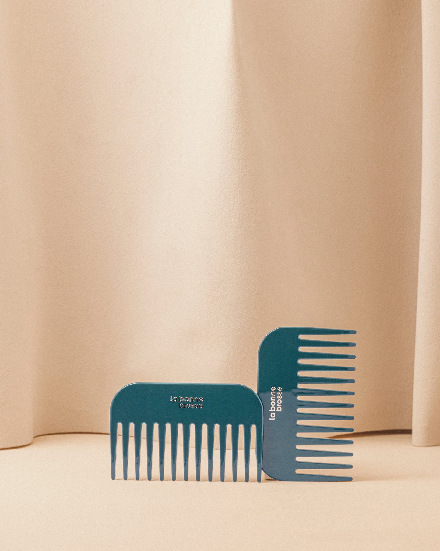 Le Petit Peigne Large Démêlant en Acétate