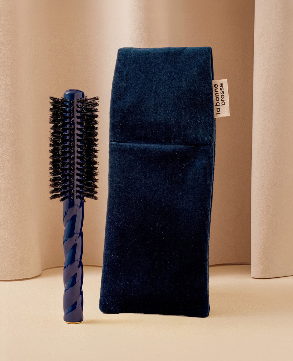 'Hair Brush’ Round Pouch Blueberry