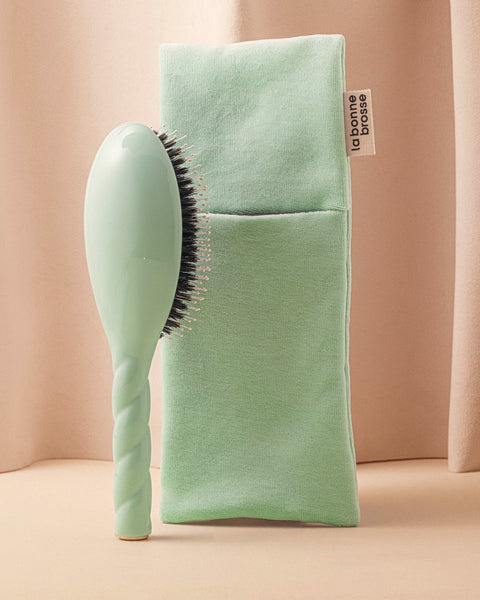 Duo: La Bonne Brosse and its Limited Edition Lagoon Blue Pouch - Image 1