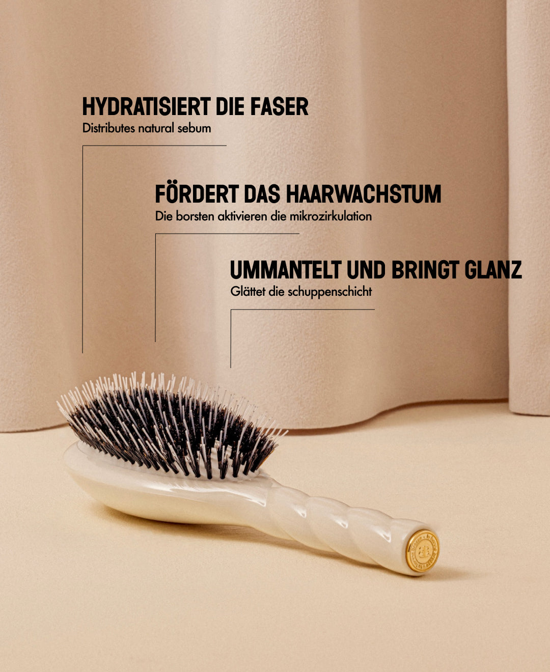 N.02 The Care & Detangling HairBrush The Essential Creamy White