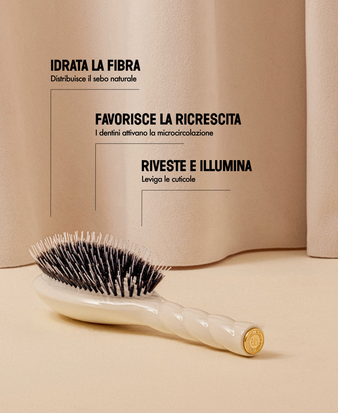 N.02 The Care & Detangling HairBrush The Essential Creamy White