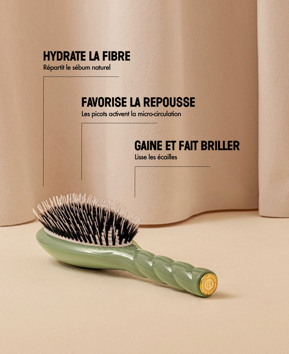 N.02 La Brosse Démêlante & Soin l'Indispensable Vert Amande