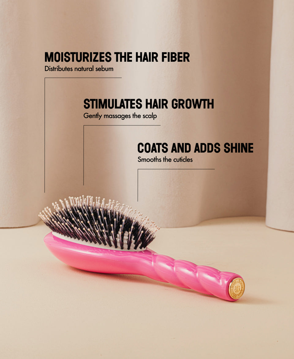 Limited Edition October Pink N.02 The Care & Detangling Hairbrush The Essential