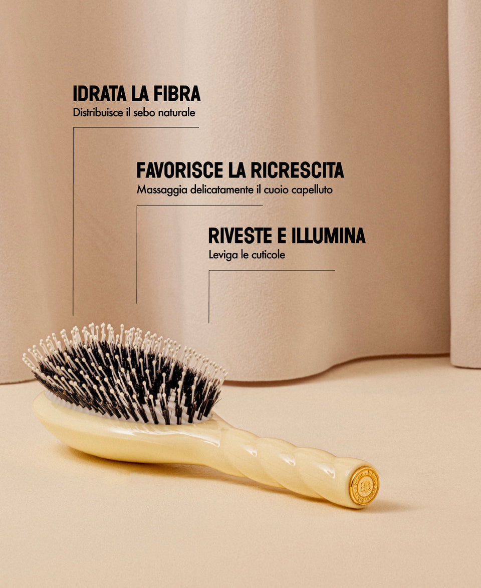 N.03 L’Essenziale Dolcezza Spazzola Avorio Cair