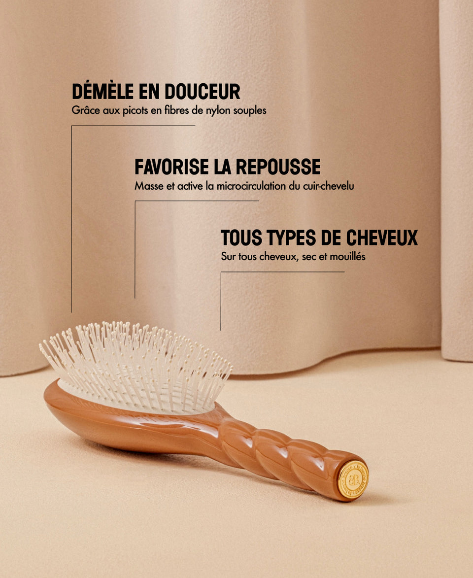 N.04 La Brosse Démêlante & Massante La Miracle Terracotta