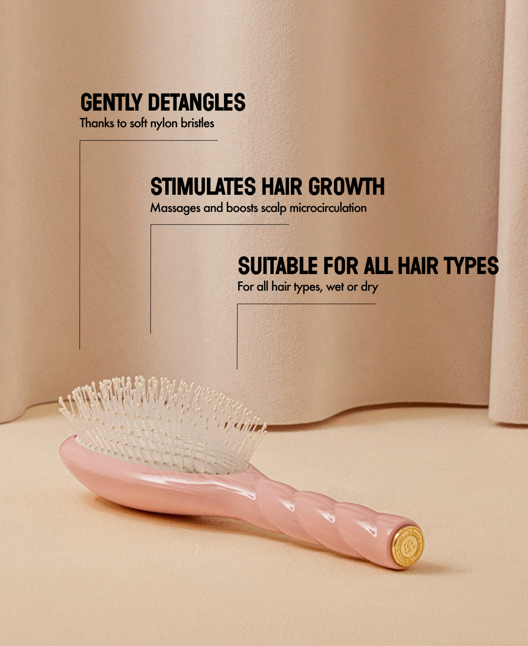 N.04 The Detangling and Massaging Brush The Powder Pink Miracle