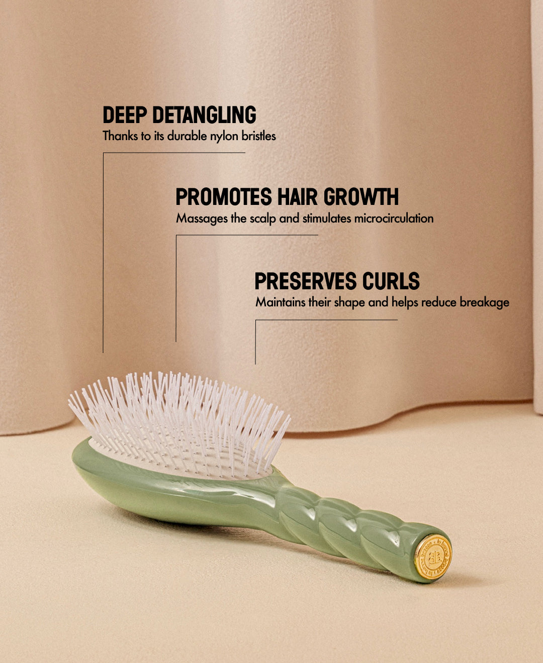 N.07 The Stimulating & Detangling HairBrush The Intense Almond Green