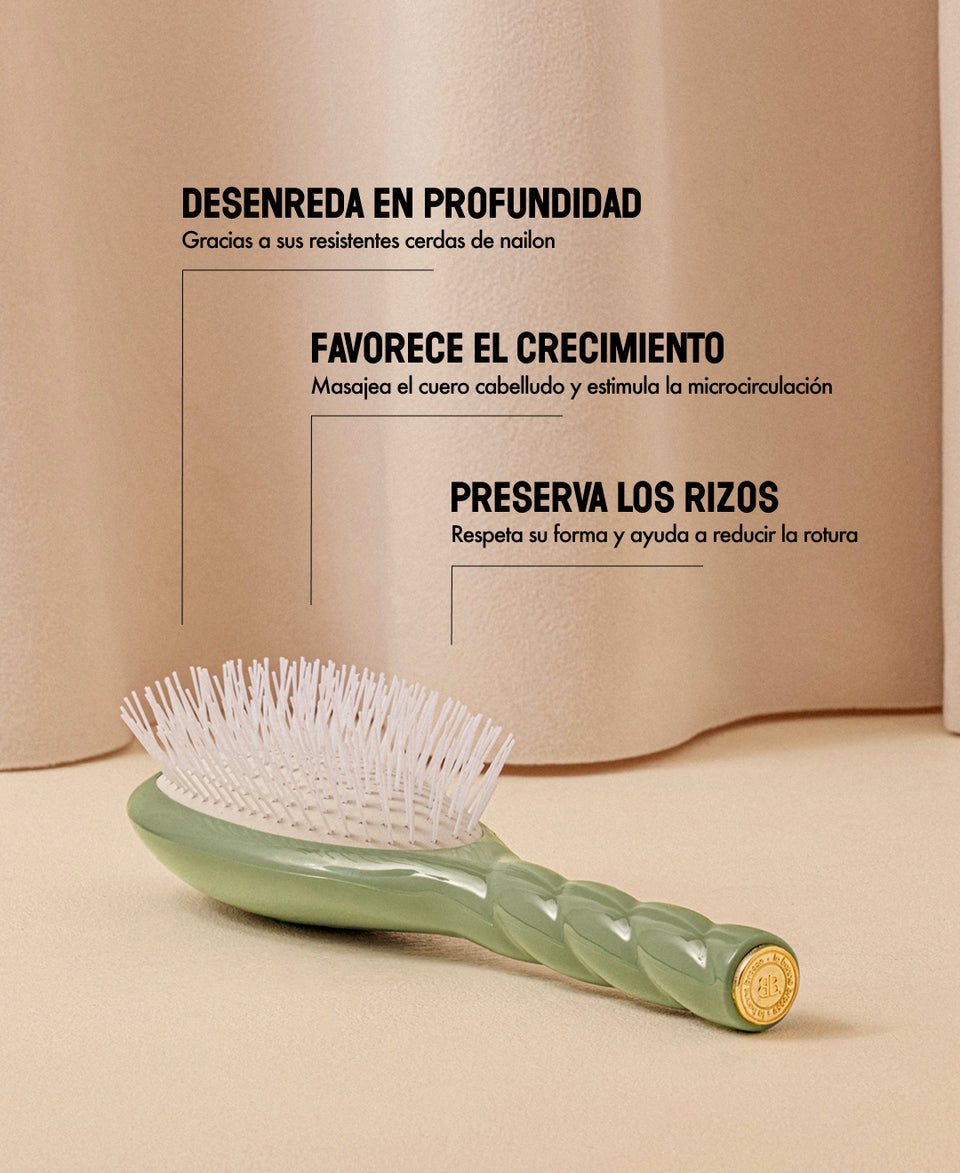 N.07 El Intenso Desenredante y Estimulante Cepillo verde almendra