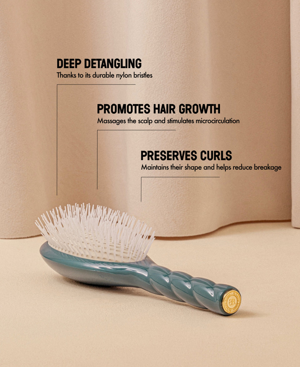 N.07 The Stimulating & Detangling HairBrush The Intense Ink Blue