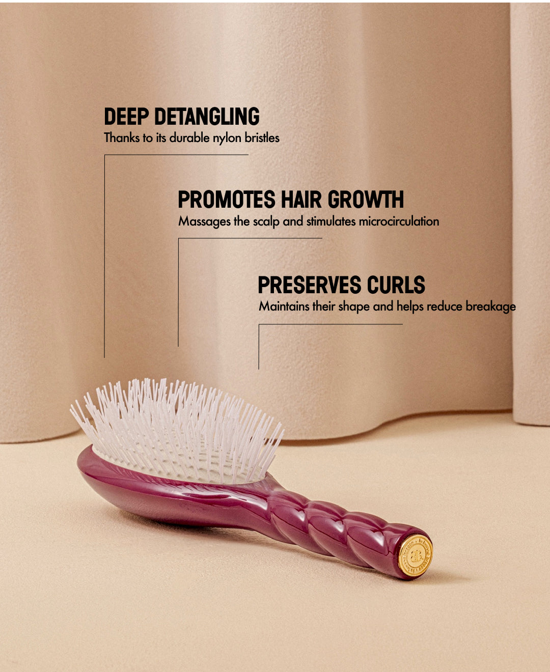 N.07 The Stimulating & Detangling HairBrush The Intense Cherry Red