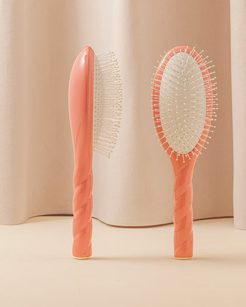 N.04 The Massaging Detangling HairBrush The Miracle Coral - Image 1