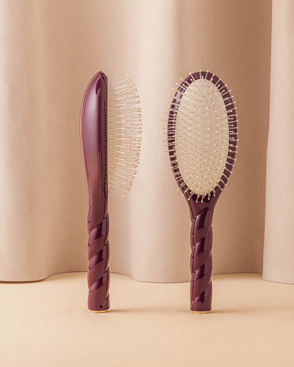 Limitierte Edition Aubergine N.04 Entwirrende und Massierende Wunder Bürste