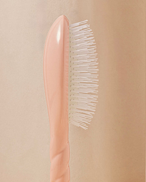 La Bonne Brosse "Octobre Rose" Limited Edition N.07 The Intense Stimulating and Detangling Hairbrush - Image 3