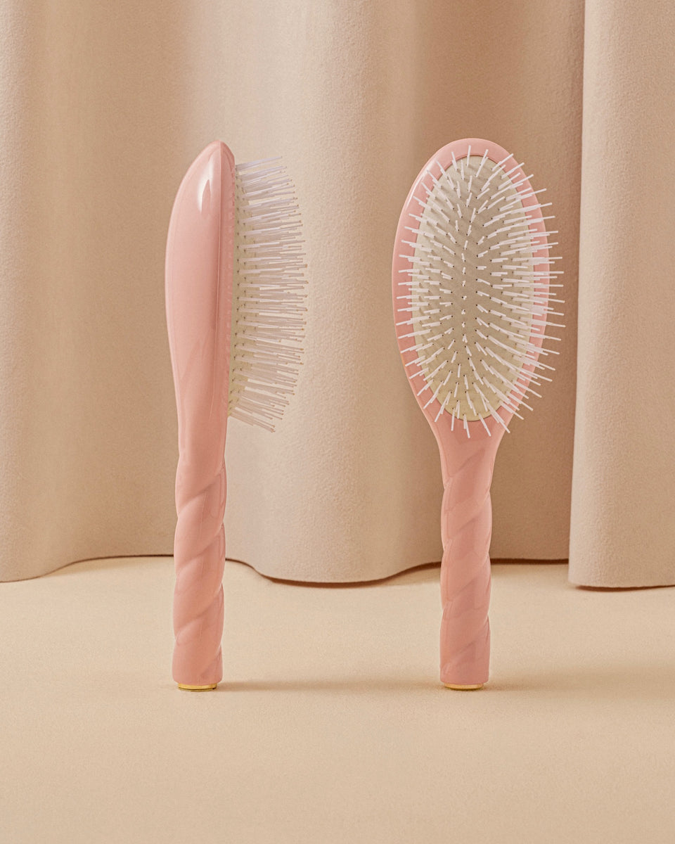 Silky Duo: La Bonne Brosse in Powder Pink and The Cair Beauty Shampoo