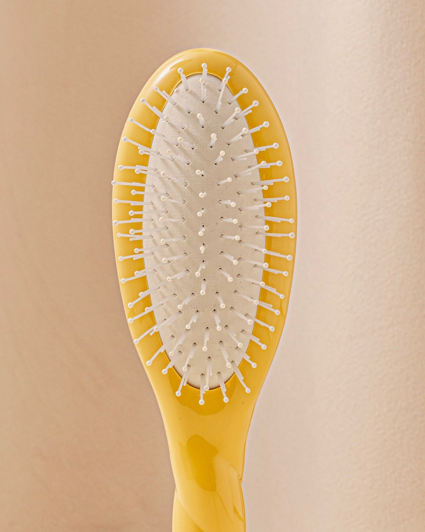N.04 The Small Massaging Detangling Hair Brush THE MIRACLE Saffron Yellow