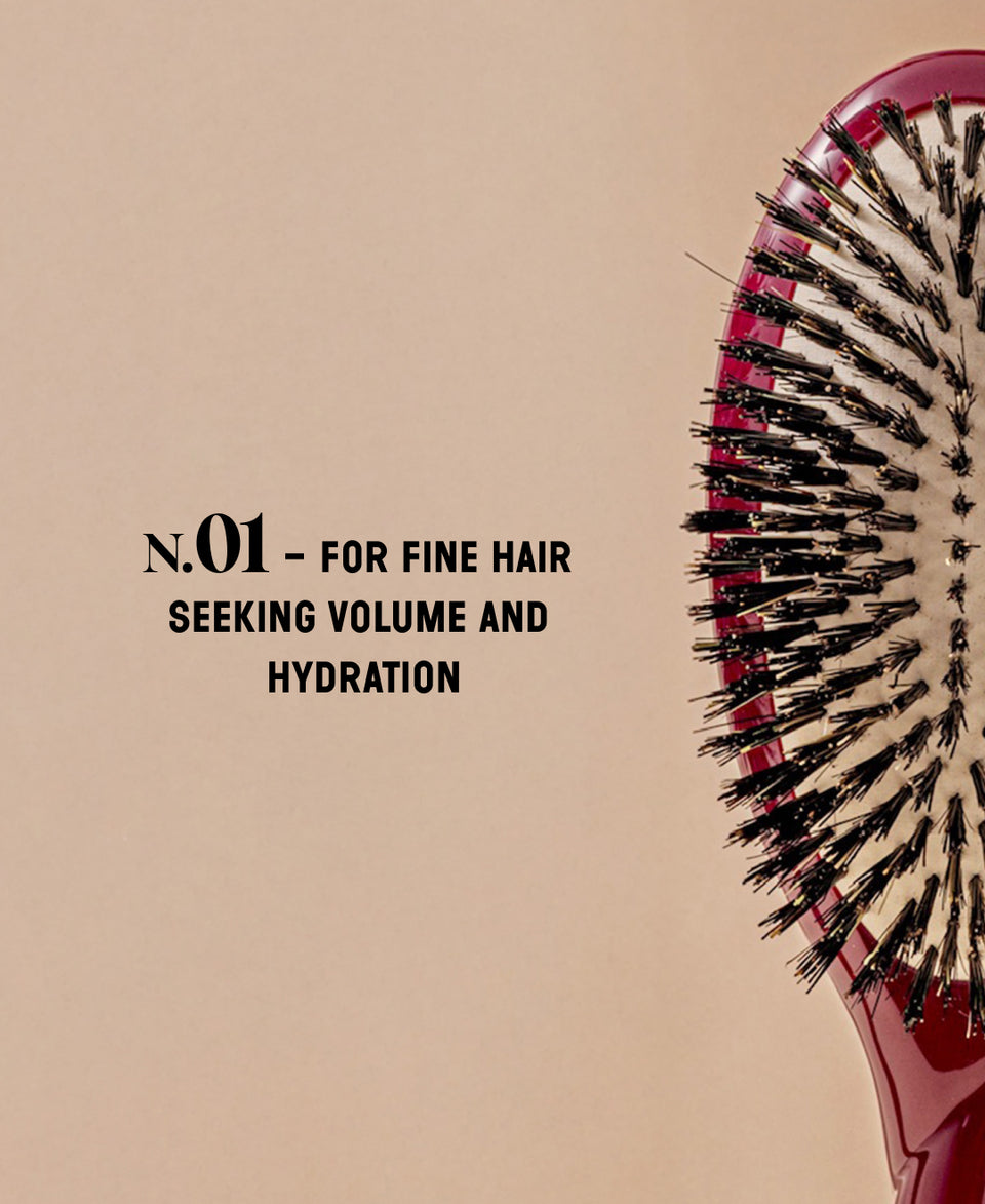 N.01 The Shine & Care HairBrush The Universal Cherry Red