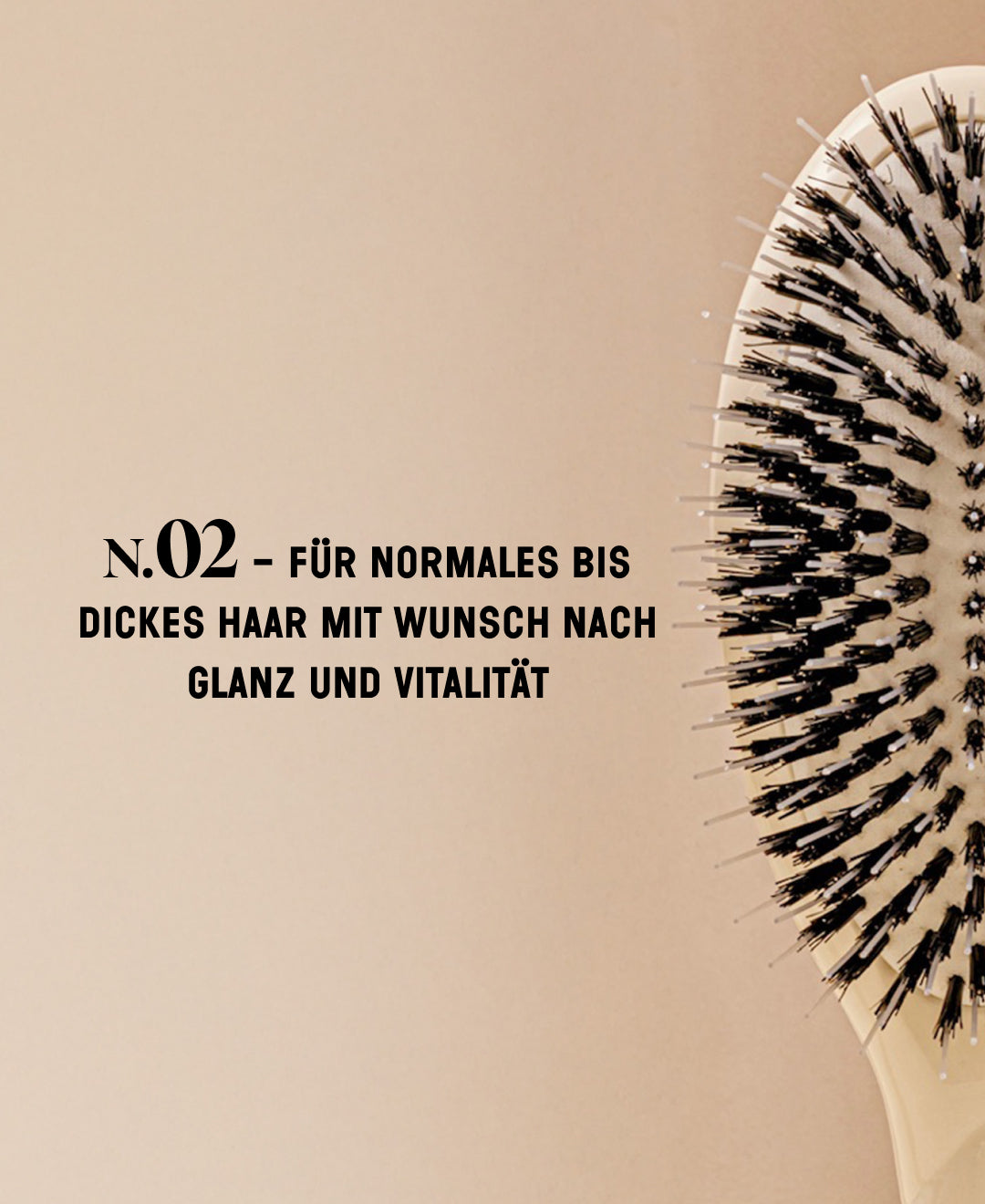 N.02 The Care & Detangling HairBrush The Essential Creamy White