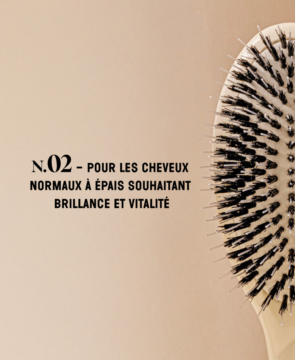 N.02 La Brosse Démêlante & Soin l'Indispensable Blanc Crème