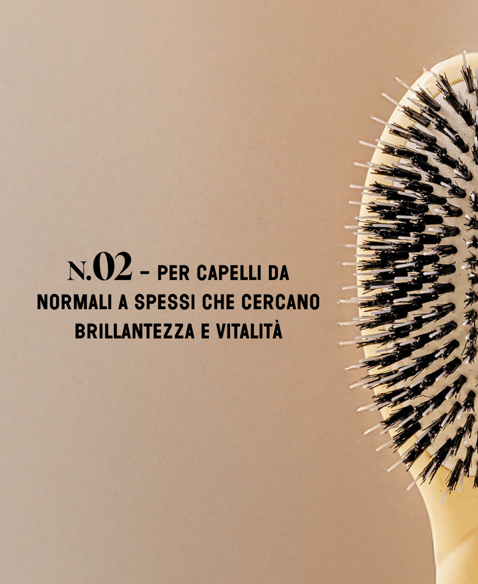 N.02 Districante e Trattante l’Indispensabile Spazzola Avorio Cair