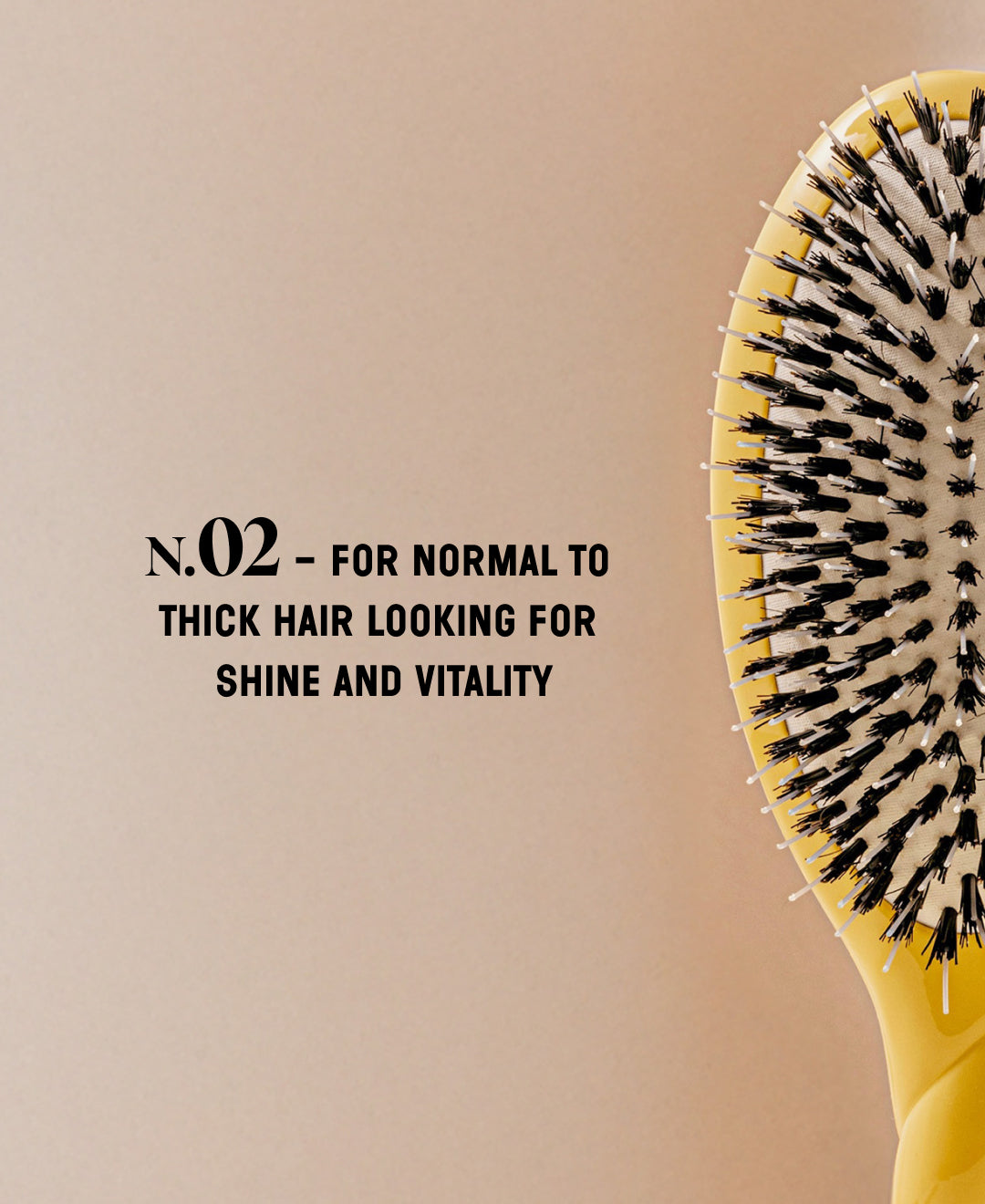 N.02 Lo Indispensable De Cuidado y Desenredado Cepillo Amarillo Azafrán