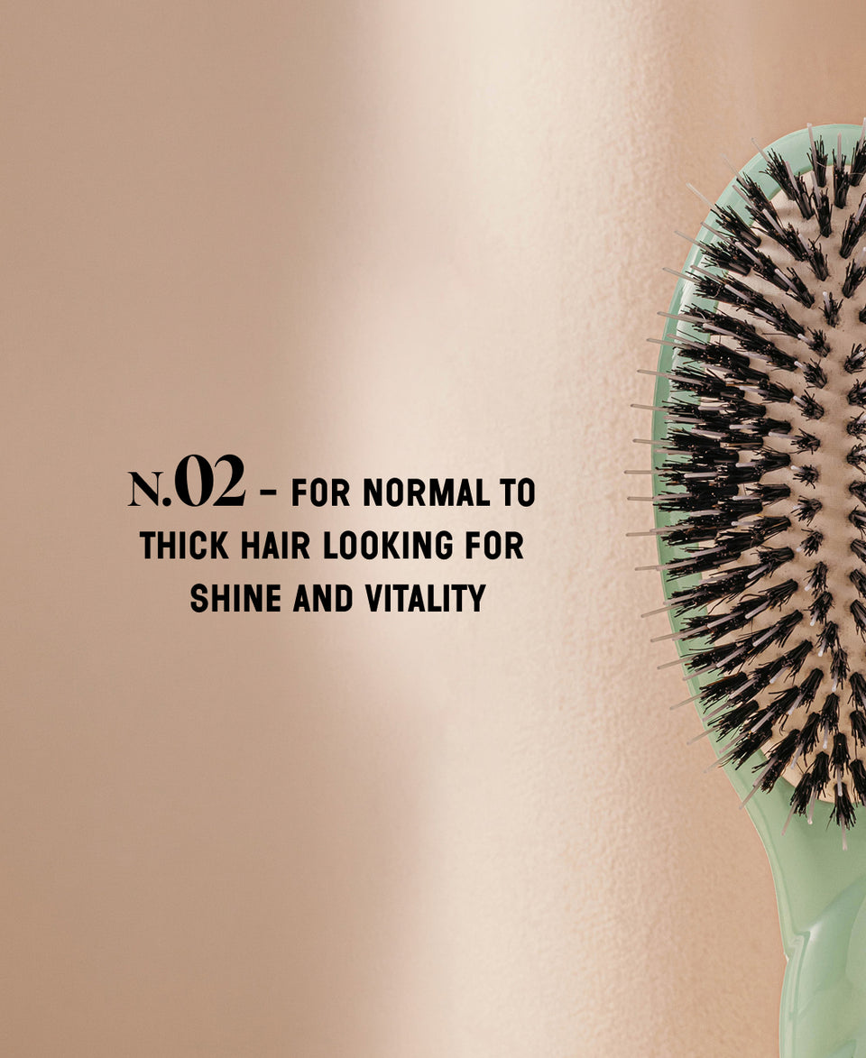 N.02 The Care & Detangling HairBrush The Essential Lagoon Blue