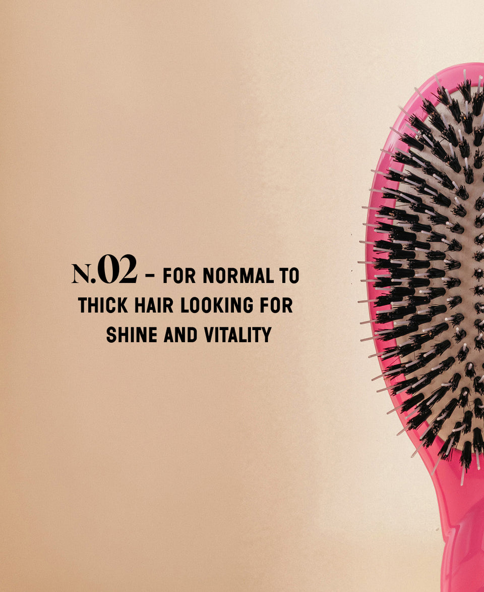 Limited Edition October Pink N.02 The Care & Detangling Hairbrush The Essential
