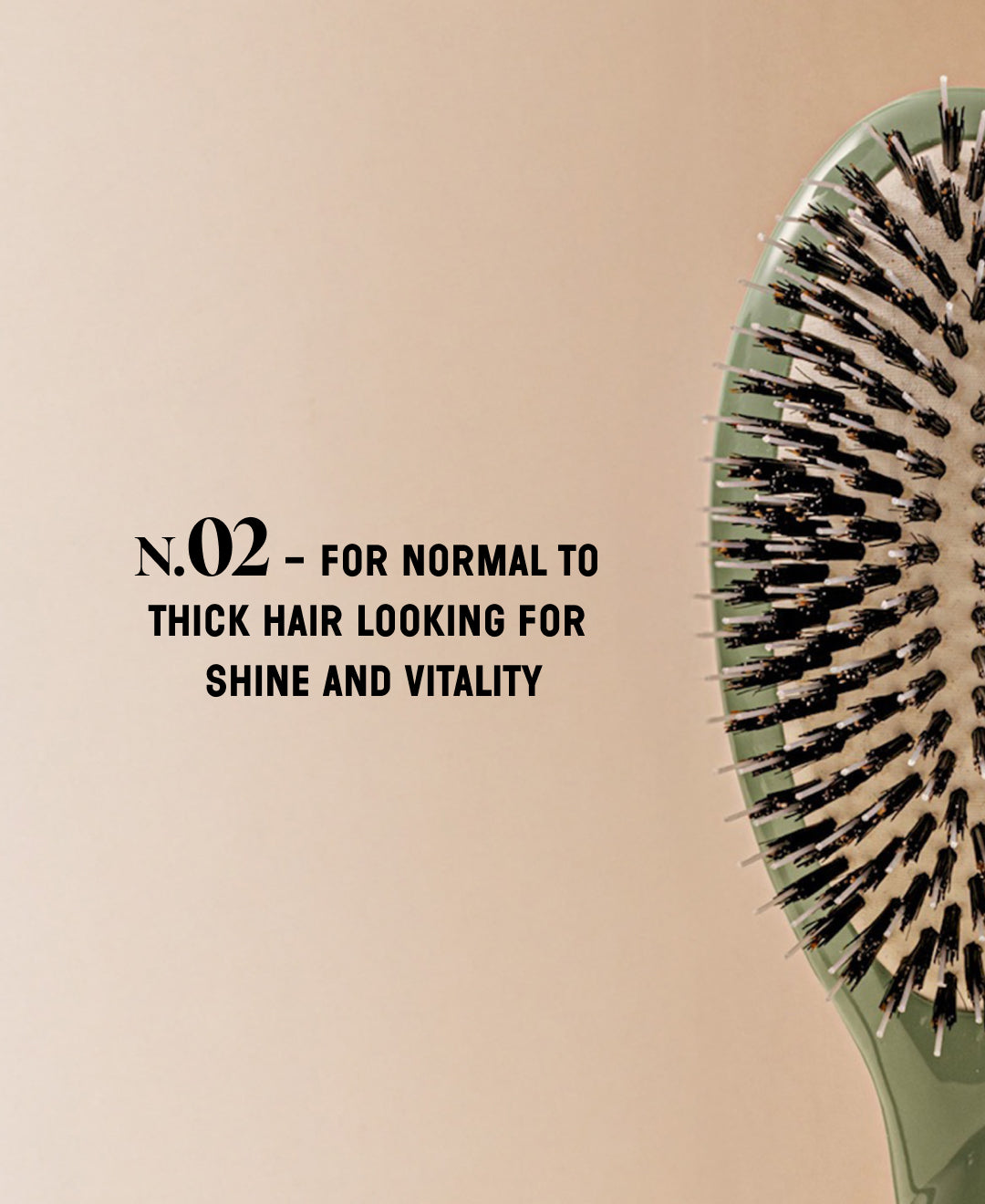 N.02 The Care & Detangling HairBrush The Essential Almond Green
