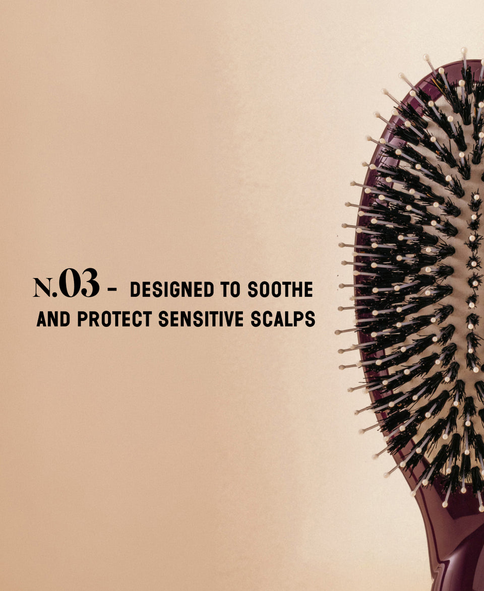 Limited Edition Aubergine N.03 The Gentle Scalp Care HairBrush The Essential Softness