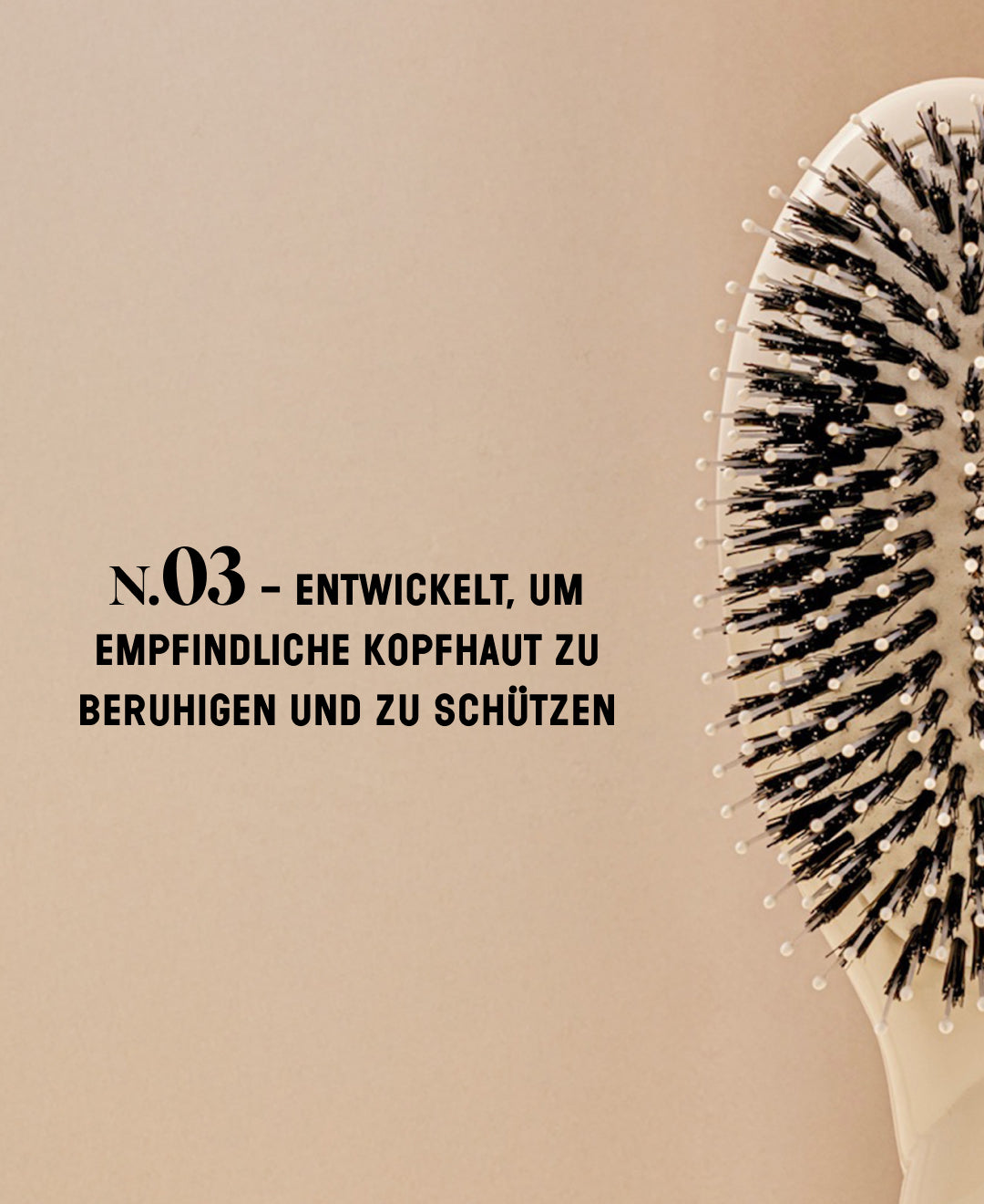 N.03 The Gentle Scalp Care HairBrush The Essential Softness Creamy White