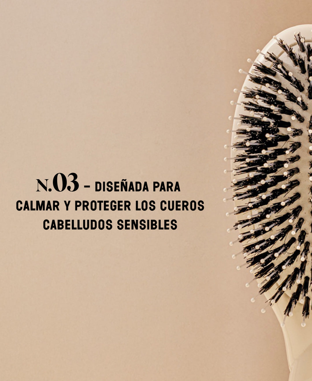 N.03 The Gentle Scalp Care HairBrush The Essential Softness Creamy White