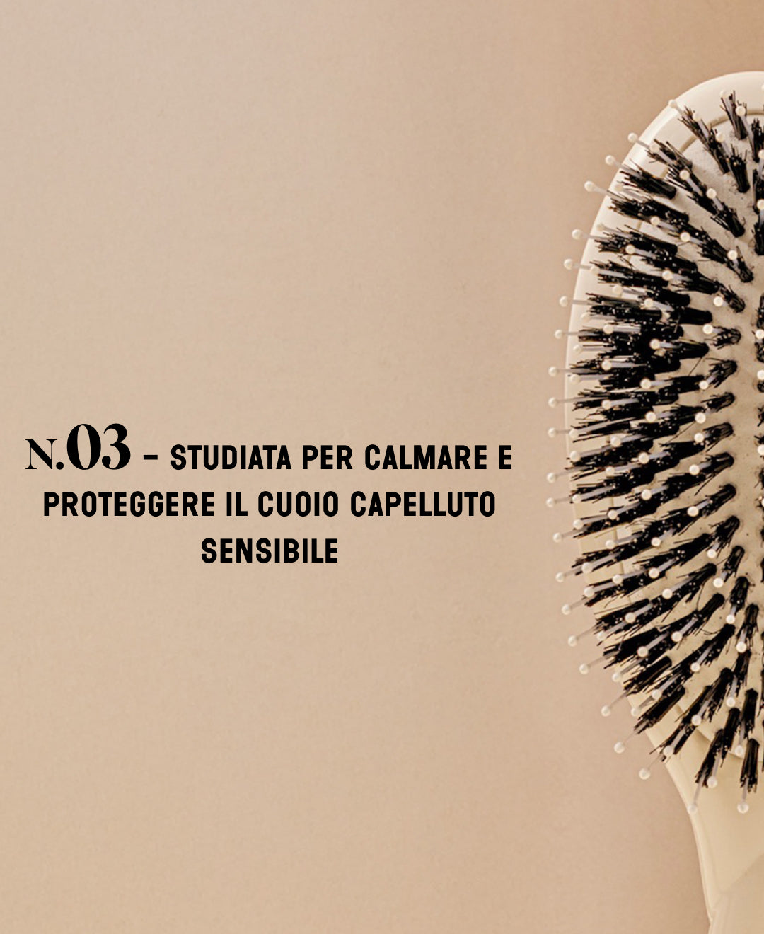 N.03 The Gentle Scalp Care HairBrush The Essential Softness Creamy White
