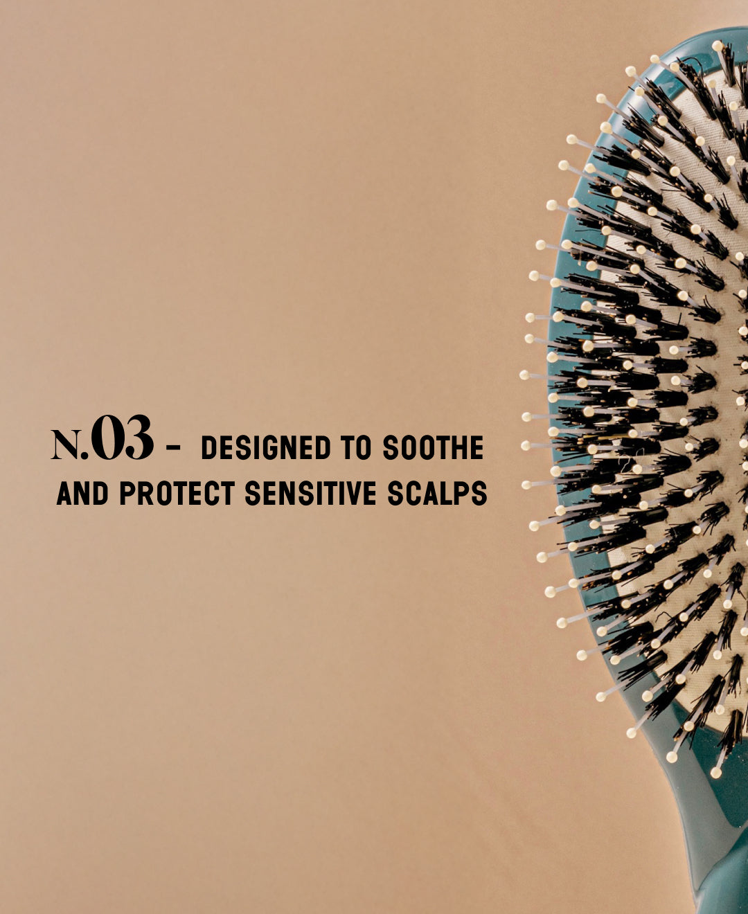 N.03 La Brosse Cuir Chevelu Sensible l'Indispensable Douceur Bleu Encre