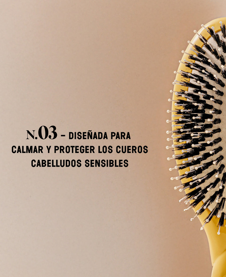 N.03 Indispensable Dulzura Cepillo Amarillo Azafrán