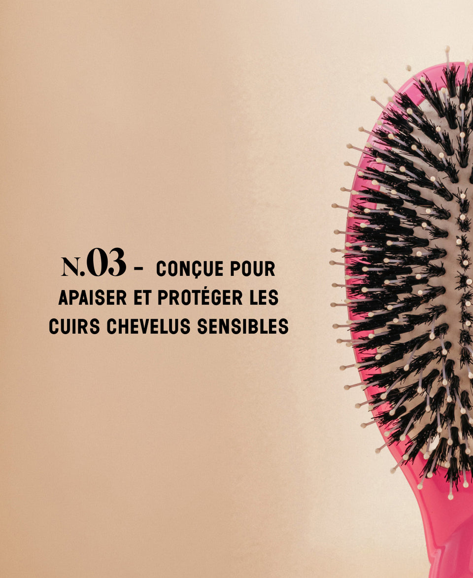 Edition limitée Octobre Rose N.03 La Brosse Cuir Chevelu Sensible l'Indispensable Douceur