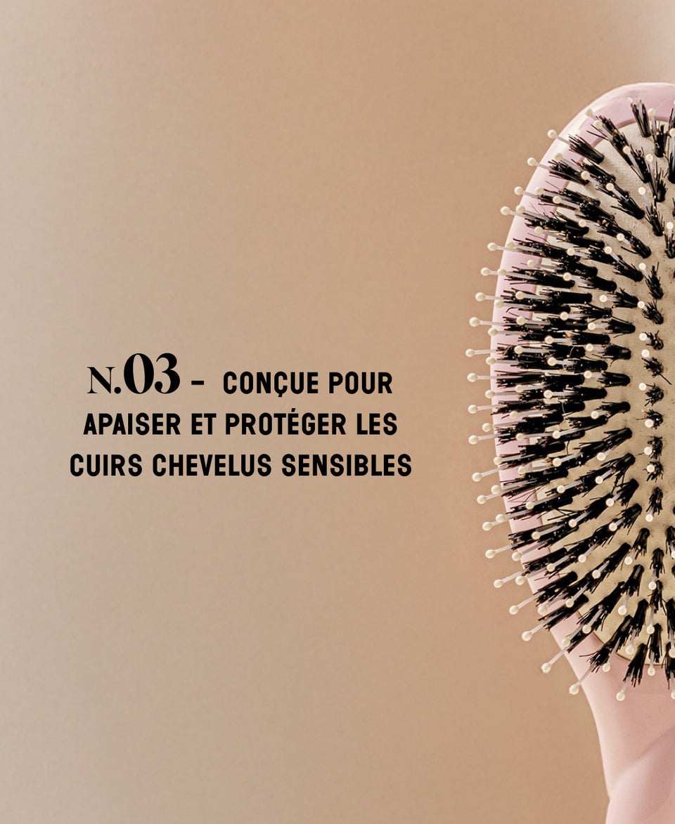 N.03 La Brosse Cuir Chevelu Sensible l'Indispensable Douceur Rose Lilas