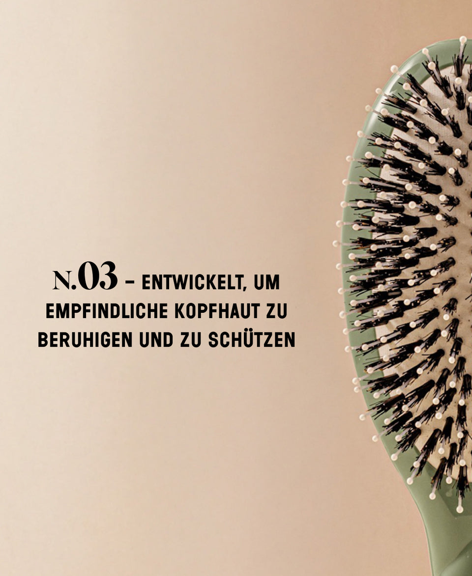 N.03 Unverzichtbare Sanftheit Bürste Mandelgrün