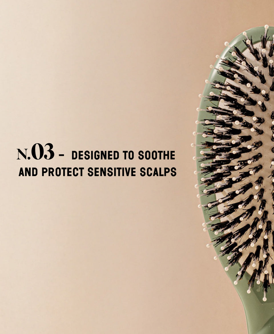 N.03 The Gentle Scalp Care HairBrush The Essential Softness Almond Green
