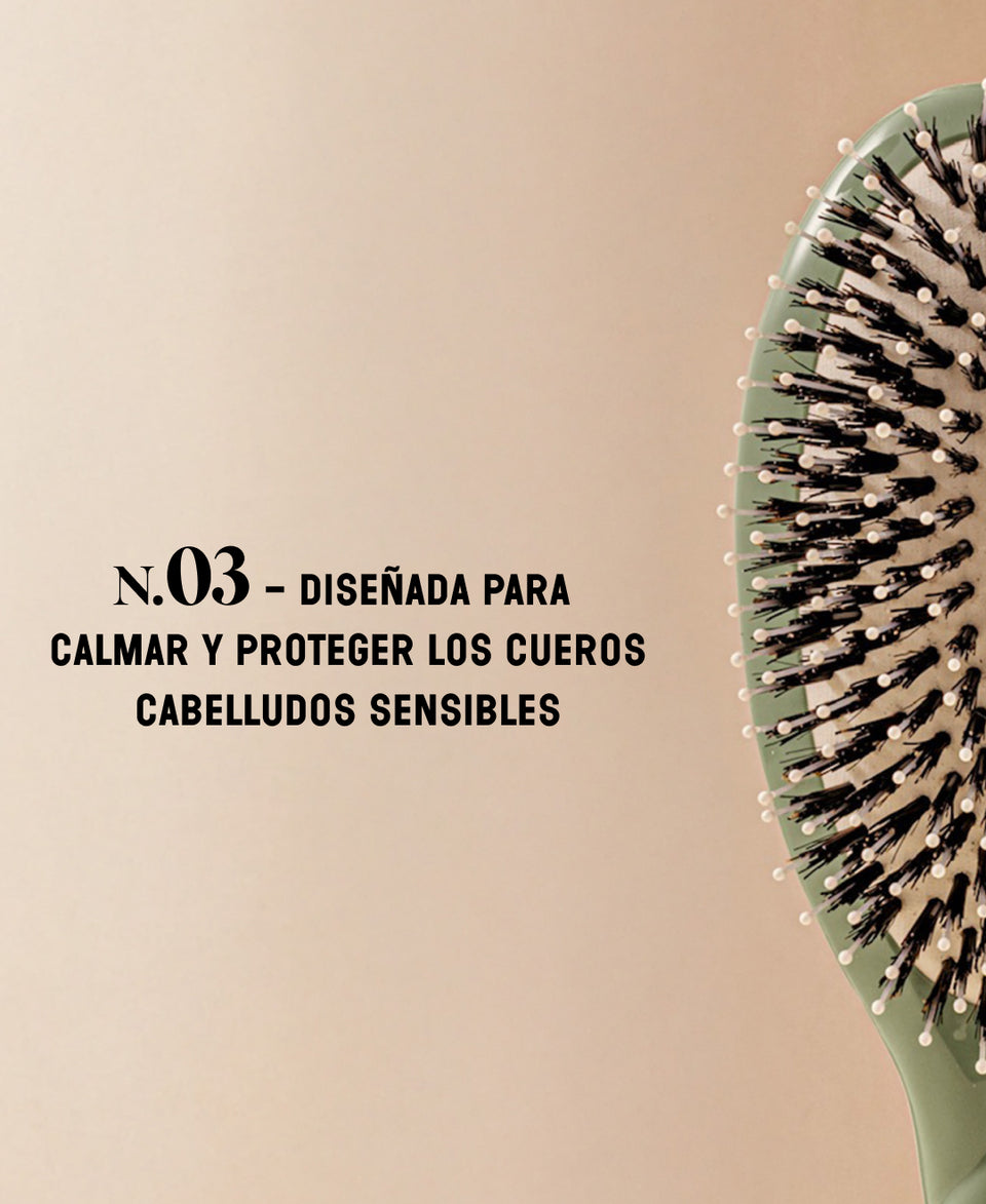 N.03 Indispensable Dulzura Cepillo Verde Almendra