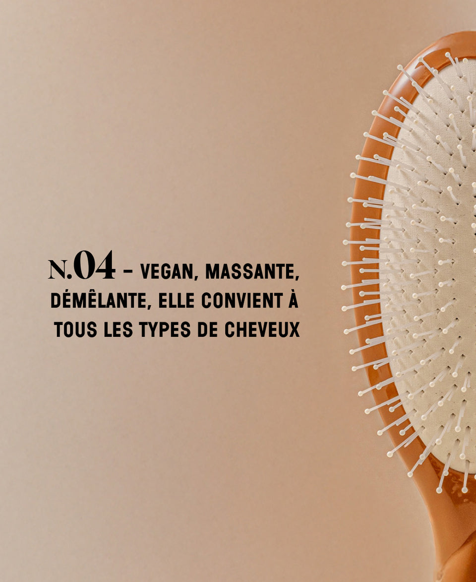 N.04 La Brosse Démêlante & Massante La Miracle Terracotta