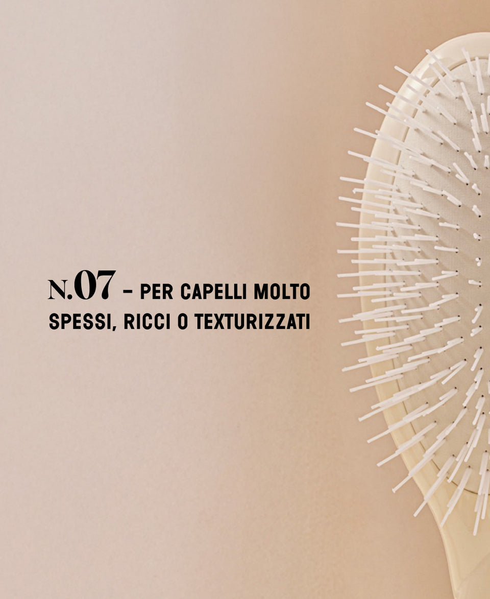 N.07 L’Intenso Districante e Stimolante Spazzola Bianco Crema