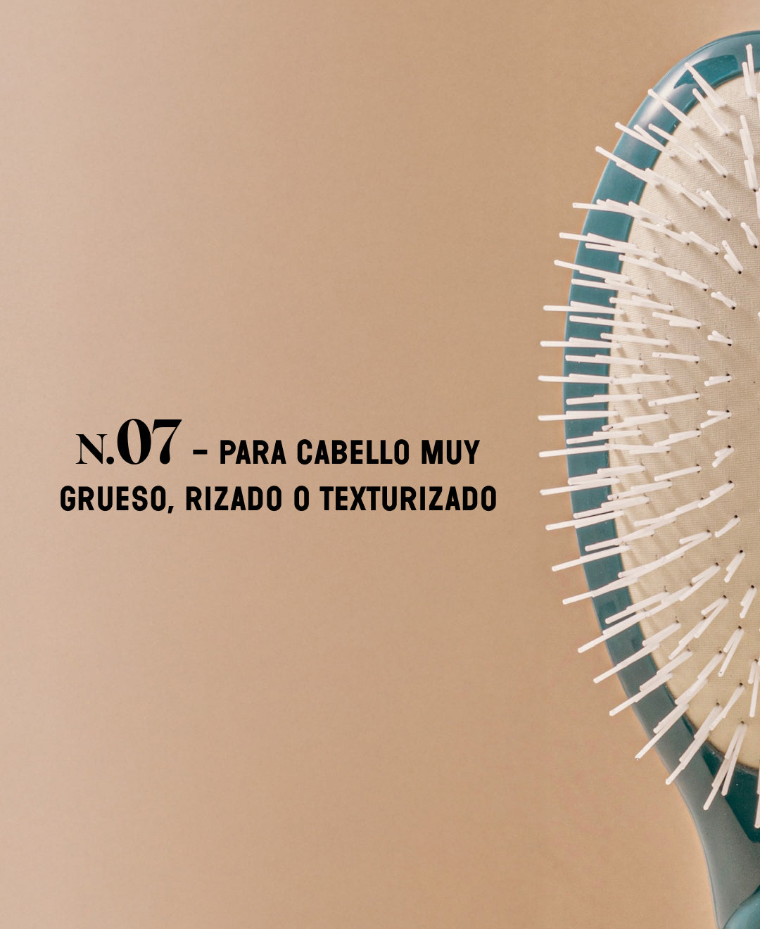 N.07 The Stimulating & Detangling HairBrush The Intense Ink Blue