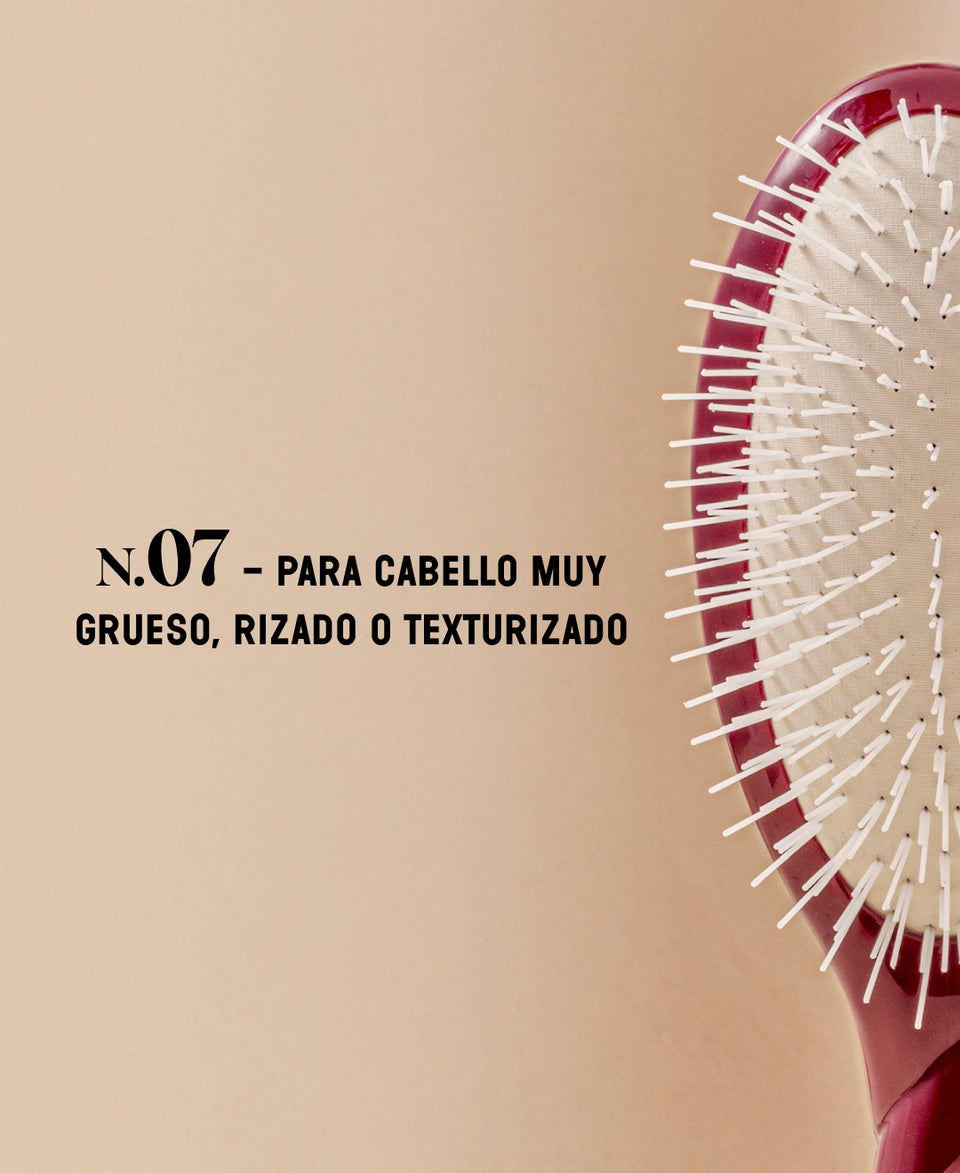 N.07 El Intenso Desenredante y Estimulante Cepillo Rojo Cereza