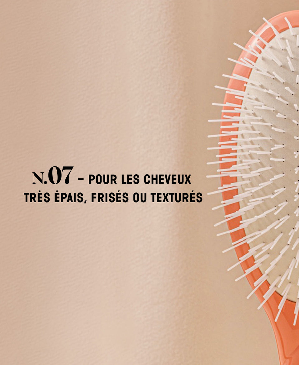N.07 La Brosse Démêlante & Stimulante l'Intense Corail