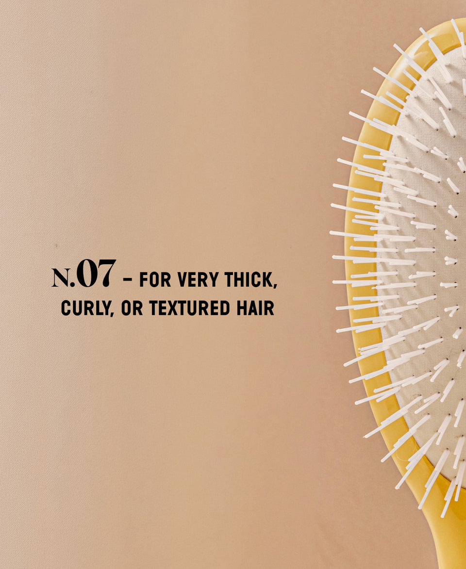 N.07 The Stimulating & Detangling HairBrush The Intense Saffron Yellow