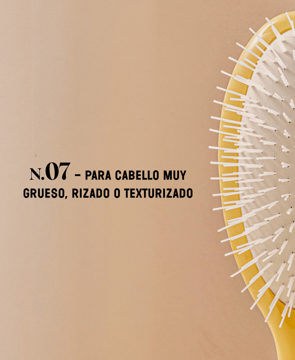 N.07 El Intenso Desenredante y Estimulante Cepillo Amarillo Azafrán