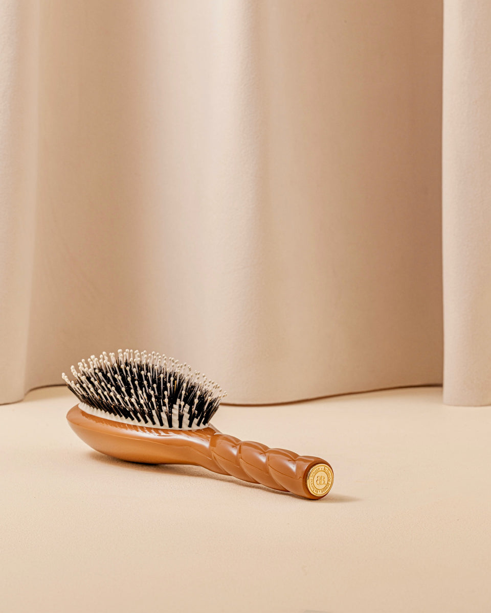N.03 The Gentle Scalp Care Hair Brush The Essential Softness Terracotta