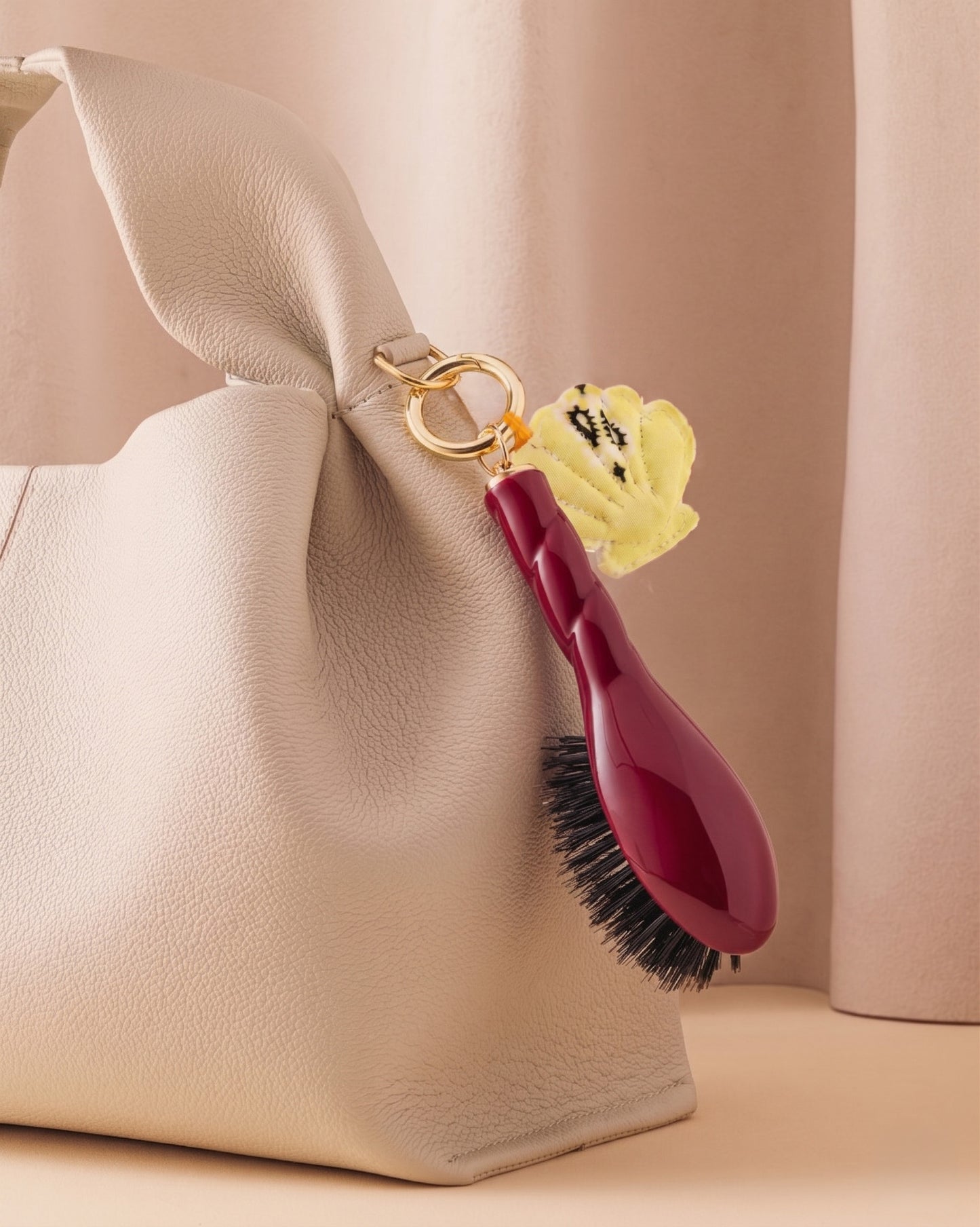 Call It By Your Name x La Bonne Brosse Duo: Micro Brush N.01 Cherry Red and its Charm