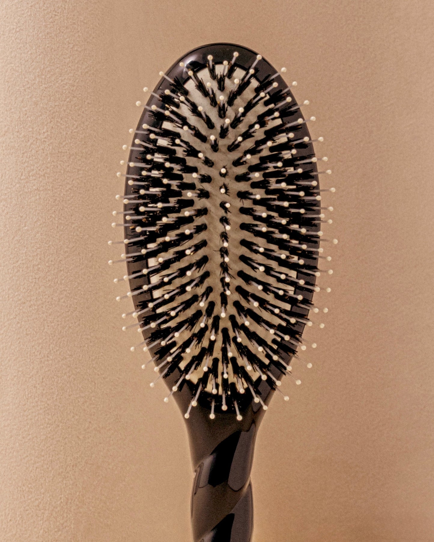 Trío: La Bonne Brosse, su Peine y su Funda Edición Negra