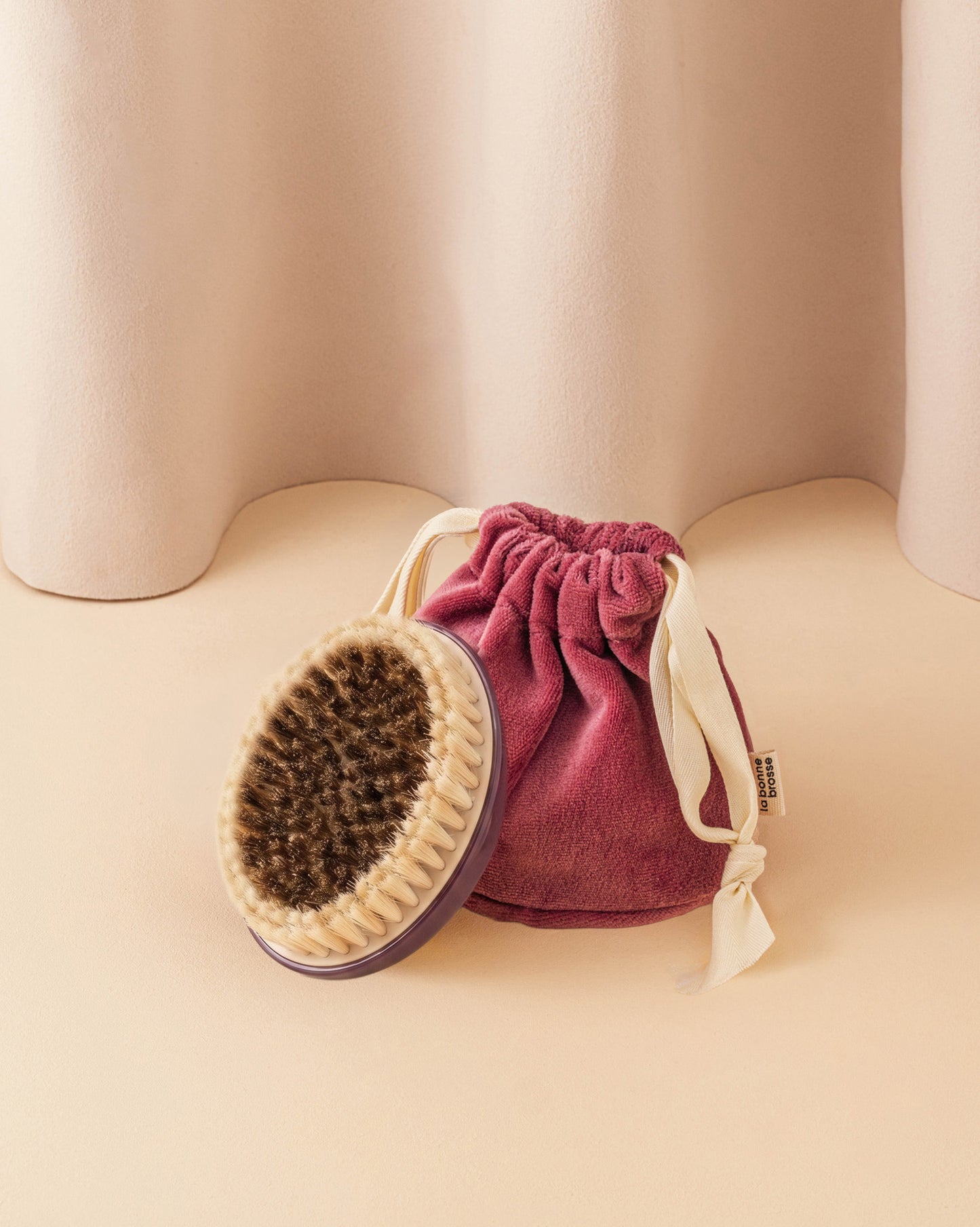 Duo : N.01 La Brosse Corps Peaux Sensibles et sa Bourse Aubergine