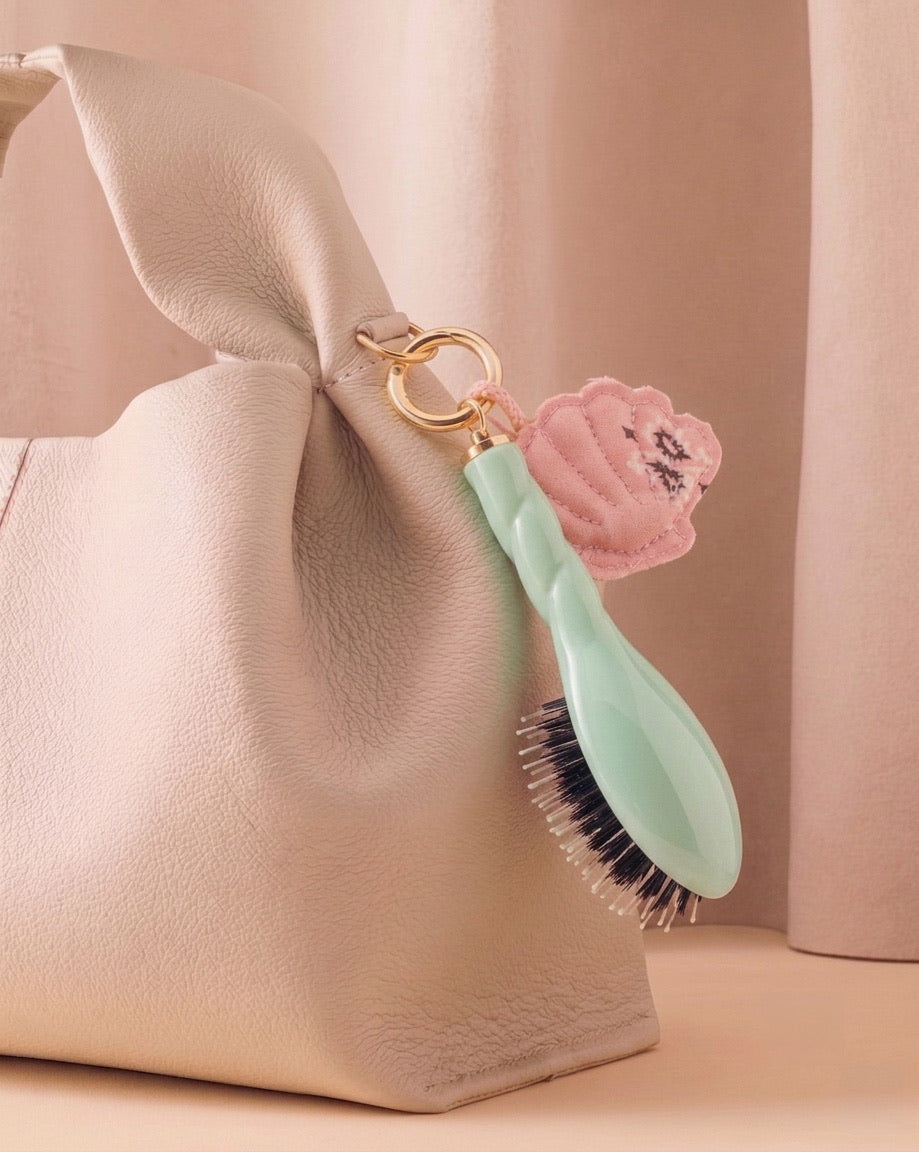 Call It By Your Name x La Bonne Brosse Duo : Micro Brush N.03 Lagoon Blue and its Charm